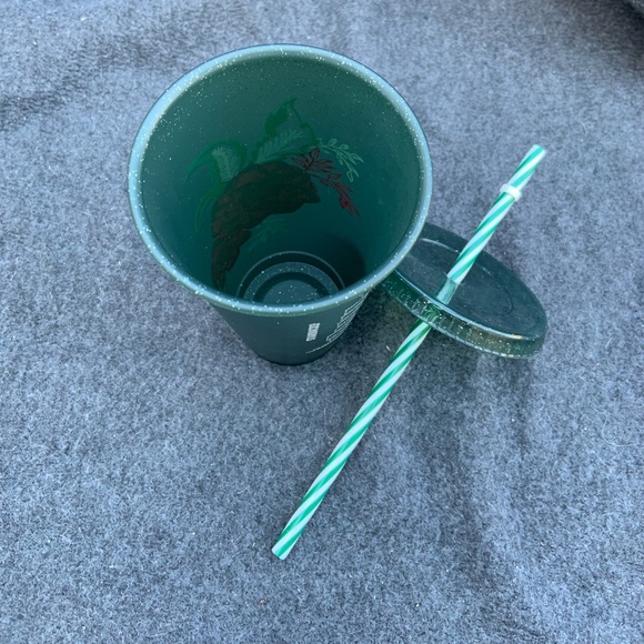 NWT Starbucks Venti Cold Cup Travel Cup 2022 Holiday Edition Cup w/Lid & Straw - Picture 3 of 3